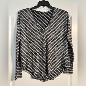 rag & bone Black and Gray V-Neck Sweater